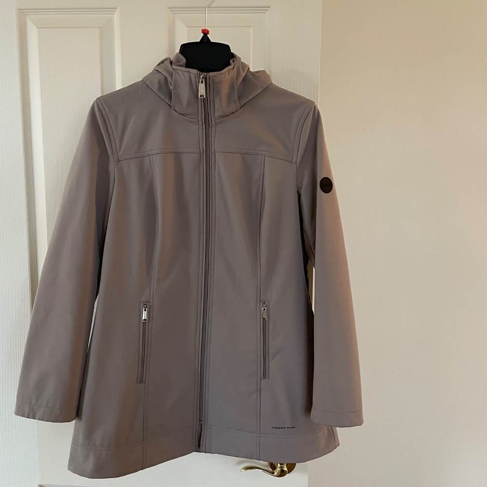 Andrew Marc Water Repellant Jacket, Lined, Detachable Hood, size M, Tan